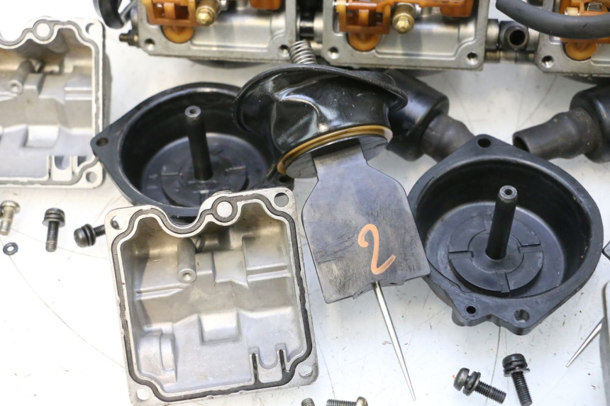 photo de CARBURATEUR YAMAHA YZF R GENESIS 750 (1993 - 1998) - Marquages et références