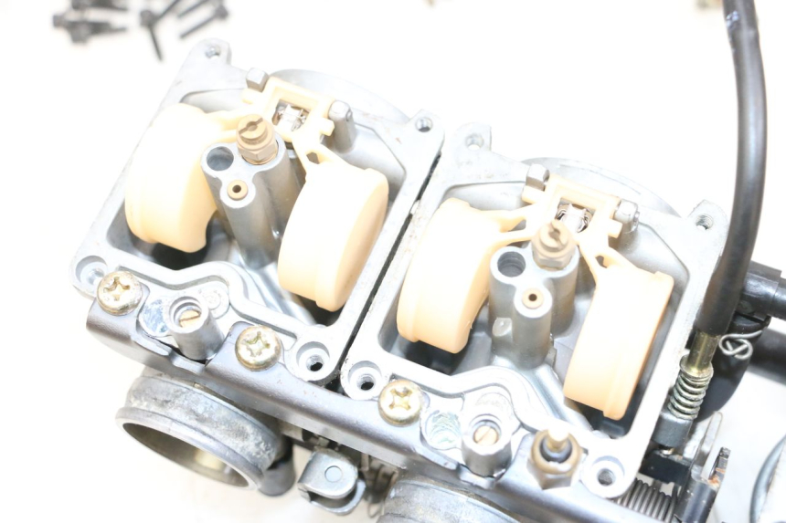 photo de CARBURATEUR KAWASAKI ZR 7 750 (1999 - 2004) - Zoom état d’usage