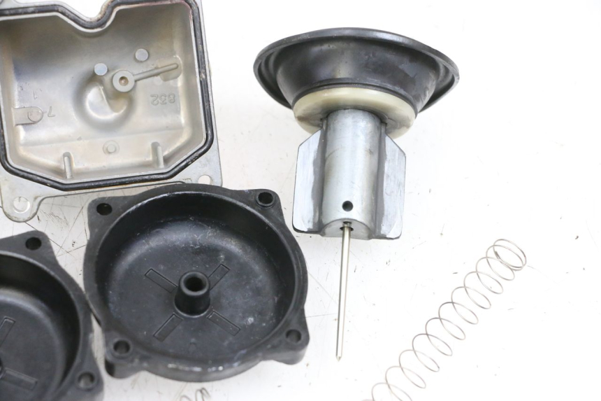 photo de CARBURATEUR KAWASAKI ZR 7 750 (1999 - 2004) - Points de fixation