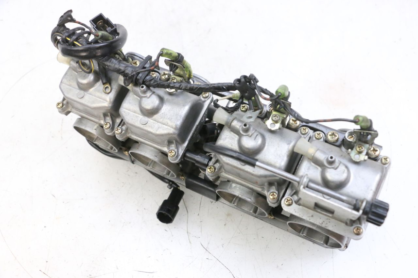 photo de CARBURATEUR KAWASAKI ZR 7 750 (1999 - 2004) - Gros plan technique