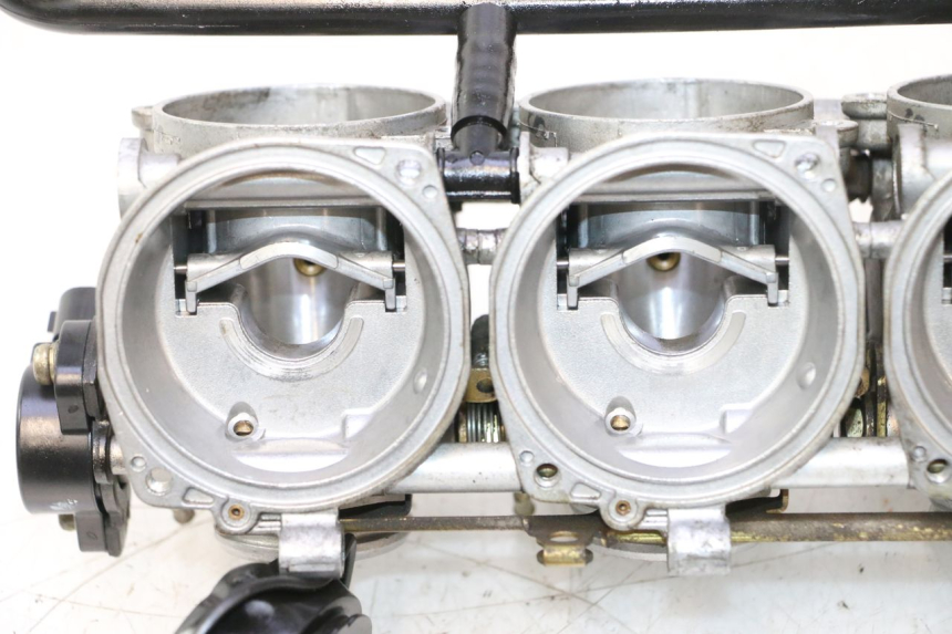 photo de CARBURATEUR KAWASAKI ZX-6R ZX6R 600 (2000 - 2002) - Gros plan technique