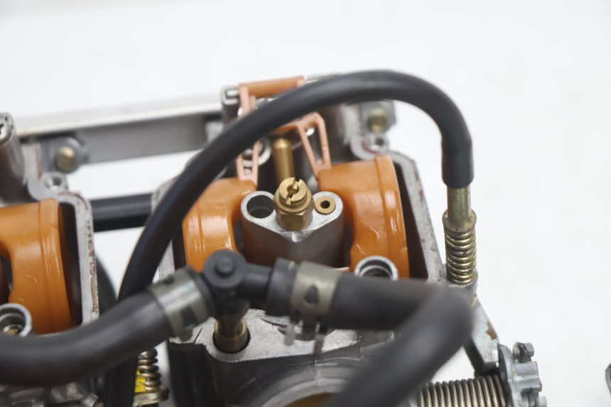 photo de CARBURATEUR KAWASAKI ZX-6R ZX6R 600 (1995 - 1997) - Vue rapprochée