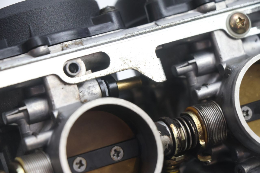 photo de CARBURATEUR KAWASAKI ZX-6R ZX6R 600 (1995 - 1997) - Gros plan technique