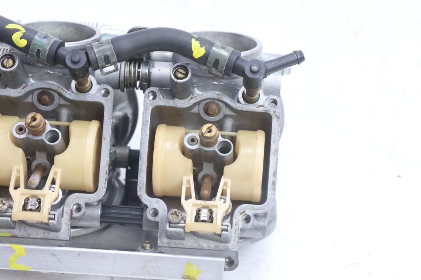 photo de CARBURATEUR KAWASAKI ZZR 600 (1995 - 2004) - Vue rapprochée