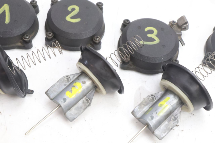 photo de CARBURATEUR KAWASAKI ZZR 600 (1995 - 2004) - Zoom qualité