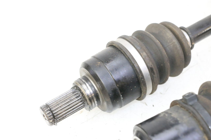 photo de CARDAN ARRIÈRE YAMAHA YFM GRIZZLY 550 (2008 - 2015) - Gros plan technique