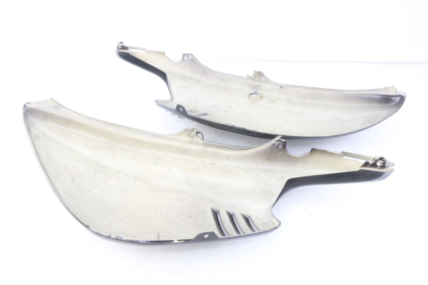 photo de CARENAGE ARRIERE MBK BOOSTER NEXT GENERATION 50 (2004 - 2007) - Points de fixation