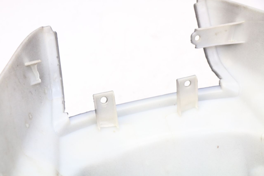 photo de CARENAGE ARRIERE MBK BOOSTER SPIRIT NAKED 50 (2004 - 2017) - Gros plan technique