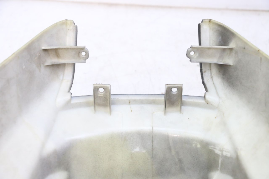 photo de CARENAGE ARRIERE MBK BOOSTER SPIRIT NAKED 50 (2004 - 2017) - Gros plan technique