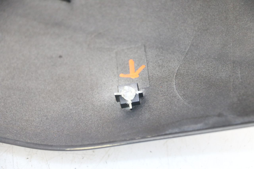 photo de CARENAGE ARRIERE KYMCO DINK 4T 50 (2007 - 2018) - Gros plan technique