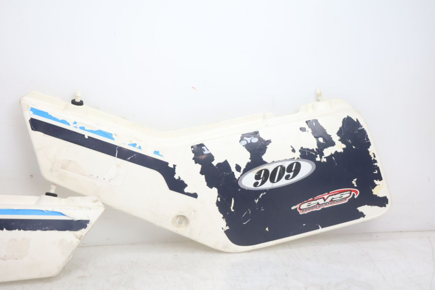 photo de CARENAGE ARRIERE SUZUKI DR S 600 (1985 - 1989) - Autre angle de vue