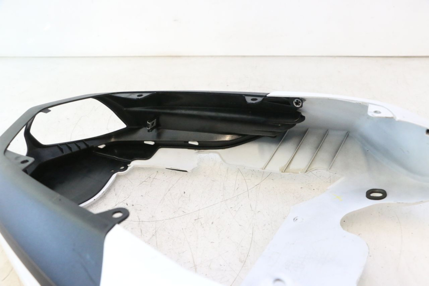 photo de CARENAGE ARRIERE YAMAHA FZ8 800 (2010 - 2016) - Zoom composants