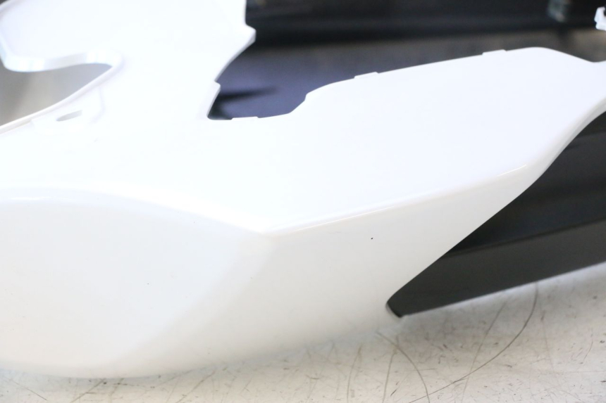 photo de CARENAGE ARRIERE YAMAHA FZ8 800 (2010 - 2016) - Gros plan technique