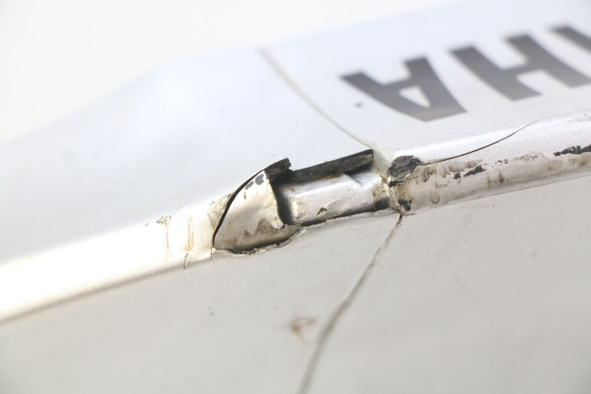 photo de CARENAGE ARRIERE YAMAHA FZS FAZER 600 (1998 - 2001) - Zoom état d’usage