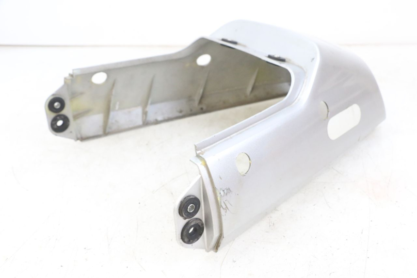 photo de Rear fairing HYOSUNG GF 125 (2001 - 2005) - Points de fixation