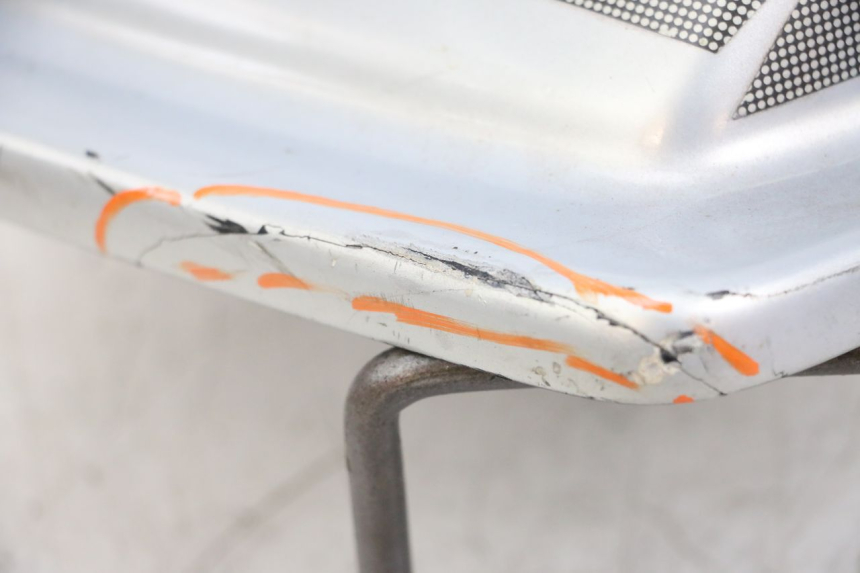 photo de CARENAGE ARRIERE SUZUKI GSX E 250 (1982 - 1983) - Détail de la pièce