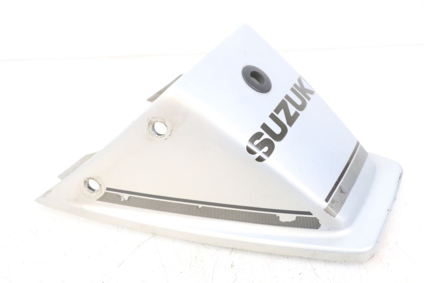 photo de CARENAGE ARRIERE SUZUKI GSX E 250 (1982 - 1983) - Points de fixation