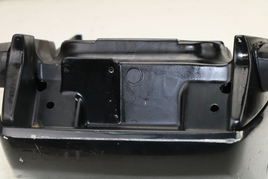 photo de CARENAGE ARRIERE BMW K LT ABS 1100 (1990 - 1996) - Zoom état d’usage