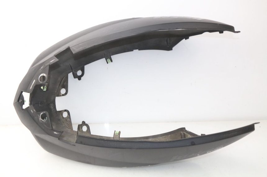 photo de CARENAGE ARRIERE PEUGEOT KISBEE 2T 50 (2010 - 2017) - Gros plan technique