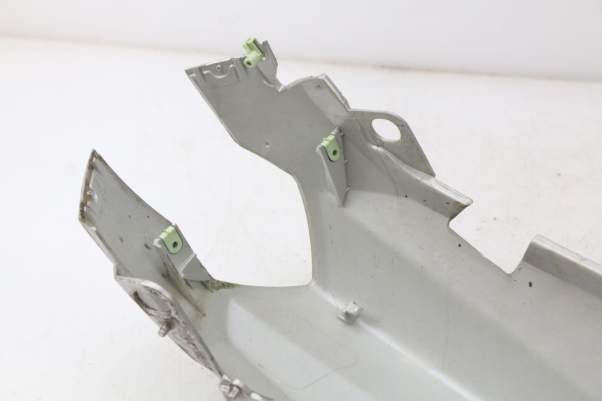 photo de CARENAGE ARRIERE PEUGEOT KISBEE 2T 50 (2010 - 2017) - Détails caractéristiques