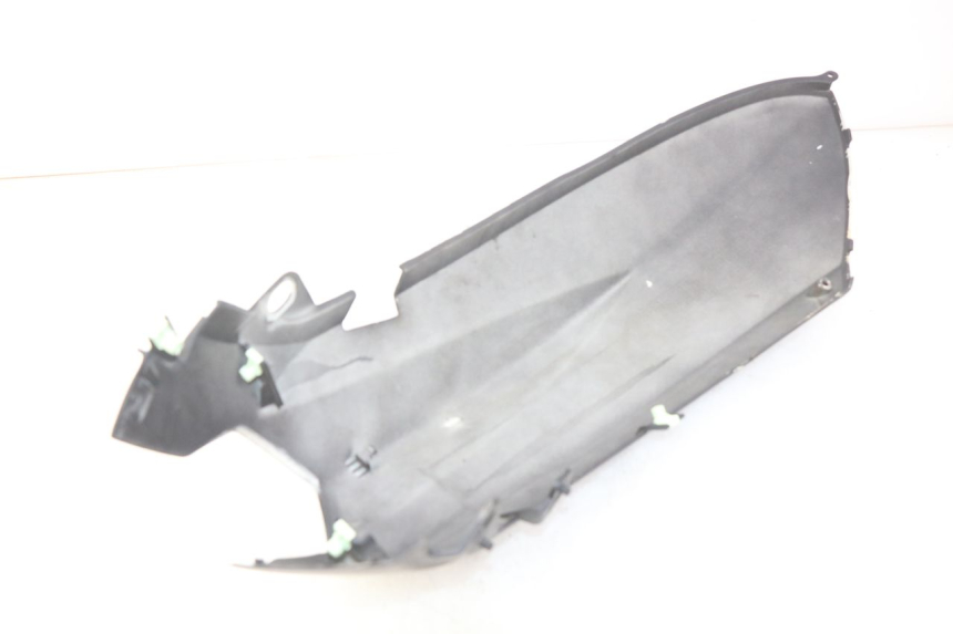 photo de CARENAGE ARRIERE PEUGEOT KISBEE 2T 50 (2018 - 2022) - Détails caractéristiques