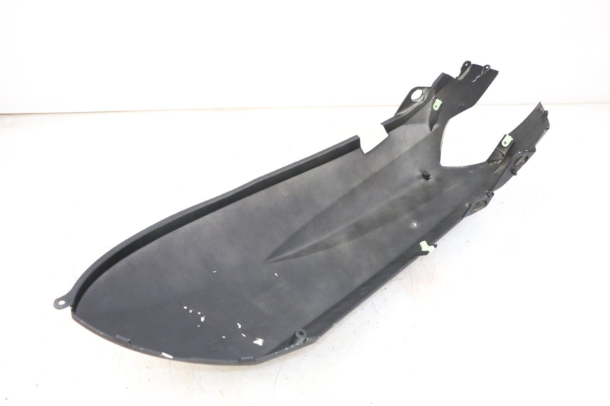 photo de CARENAGE ARRIERE PEUGEOT KISBEE 2T 50 (2018 - 2022) - Zoom état d’usage