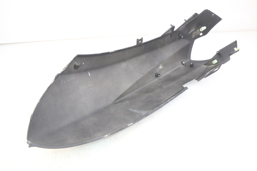 photo de CARENAGE ARRIERE PEUGEOT KISBEE 4T 50 (2018 - 2022) - Détails caractéristiques