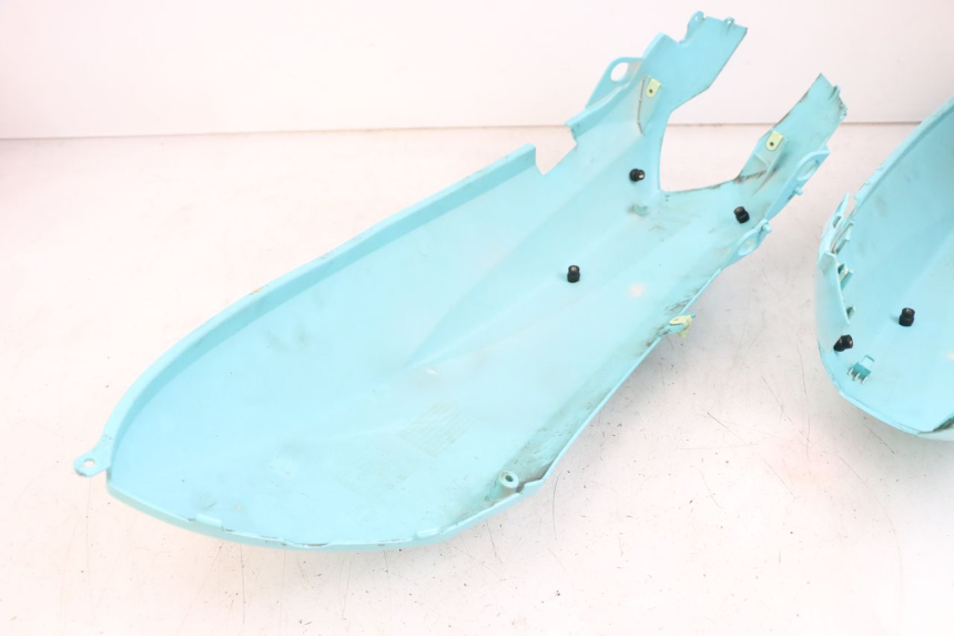 photo de CARENAGE ARRIERE PEUGEOT KISBEE 4T 50 (2018 - 2022) - Gros plan technique