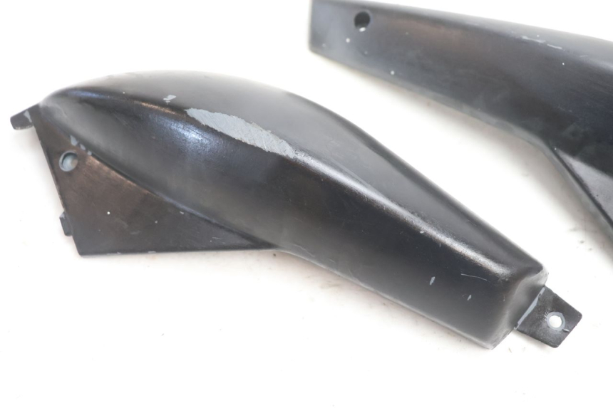 photo de CARENAGE ARRIERE PEUGEOT LUDIX ONE 50 (2004 - 2006) - Gros plan technique