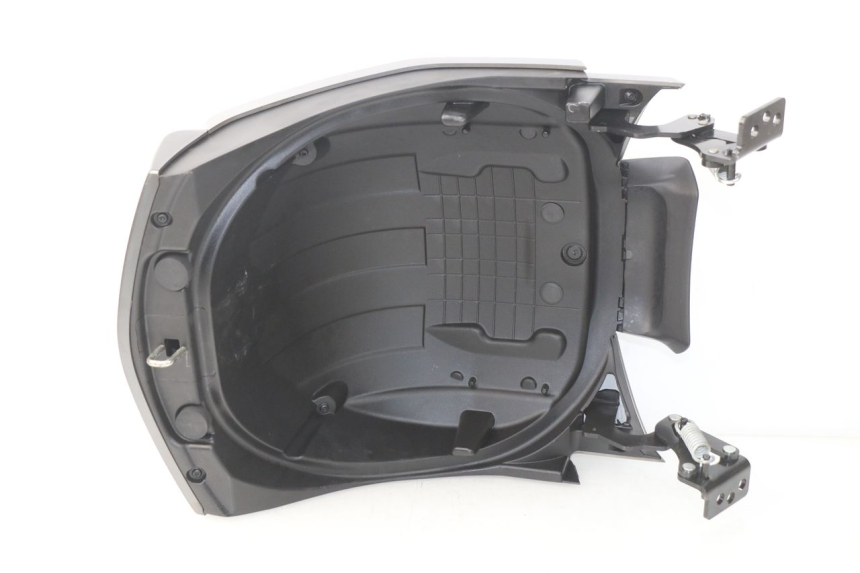 photo de CARENAGE ARRIERE PEUGEOT METROPOLIS 400 (2017 - 2020) - Détail de la pièce