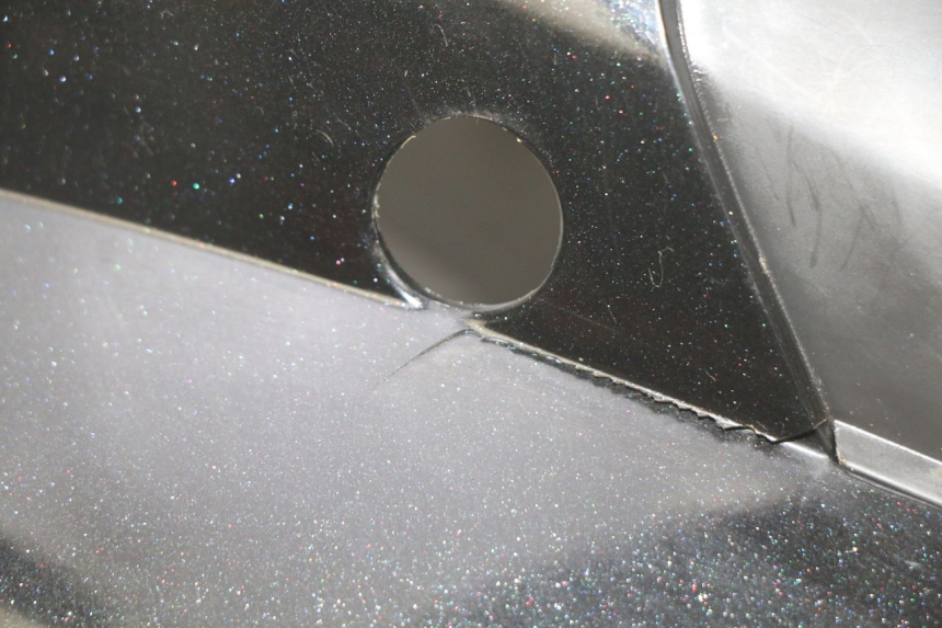 photo de CARENAGE ARRIERE SYM MIO 50 (2011 - 2017) - Détails caractéristiques