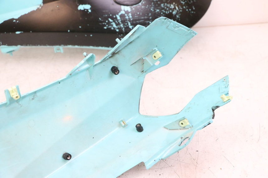 photo de CARENAGE ARRIERE PEUGEOT STREETZONE 4T 50 (2018 - 2023) - Vue produit