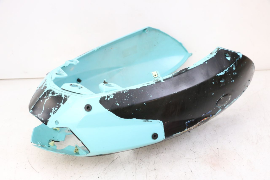 photo de CARENAGE ARRIERE PEUGEOT STREETZONE 4T 50 (2018 - 2023) - Zoom état d’usage