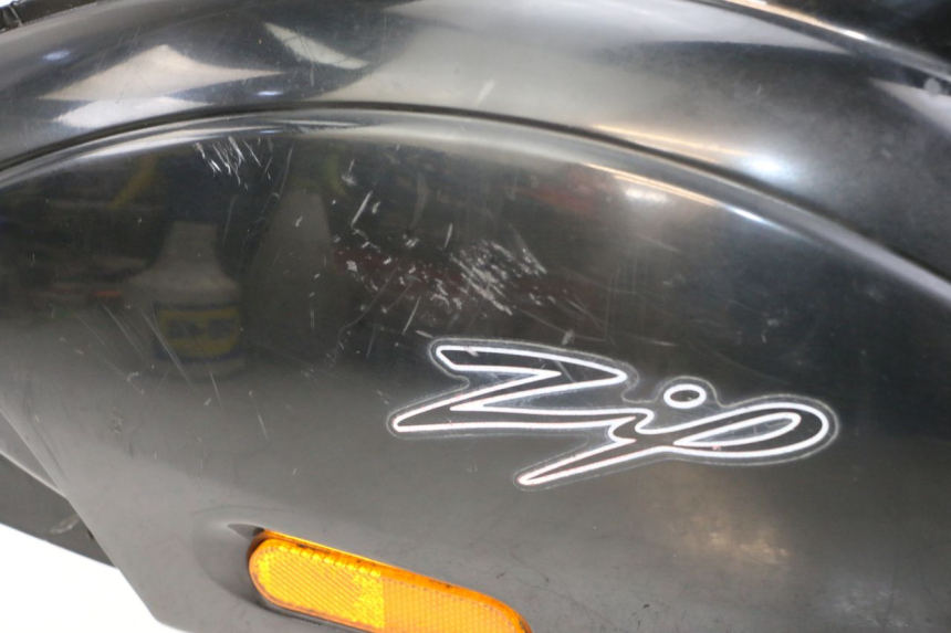 photo de CARENAGE ARRIERE PIAGGIO ZIP 4T 50 (2018 - 2020) - Gros plan technique