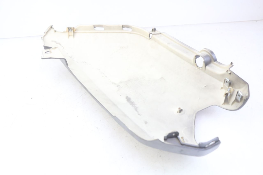 photo de CARENAGE ARRIERE LVNENG S5 1 (2019 - 2023) - Autre angle de vue