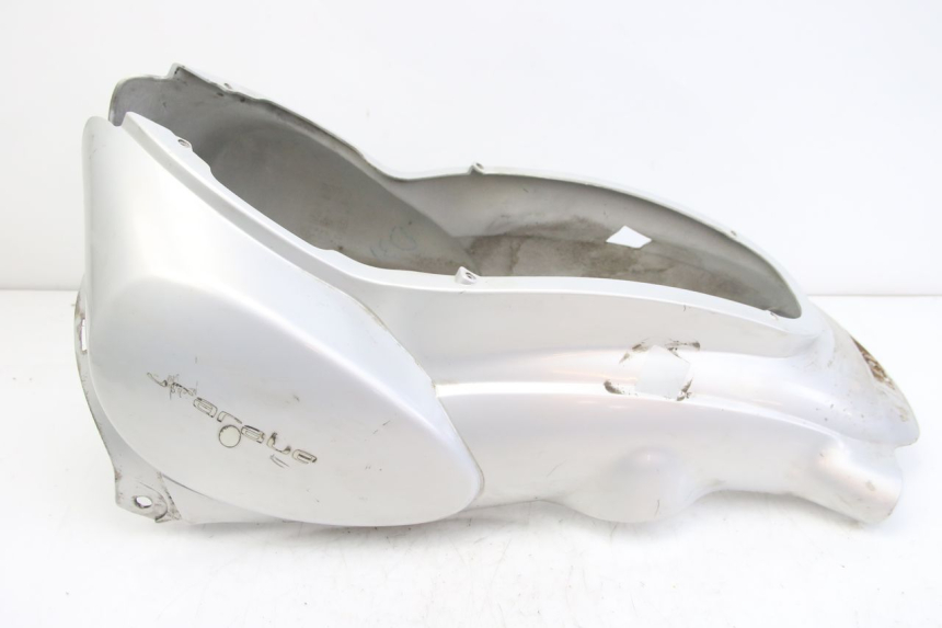 photo de CARENAGE ARRIERE APRILIA SCARABEO 4T 50 (2009 - 2017) - Détail de la pièce