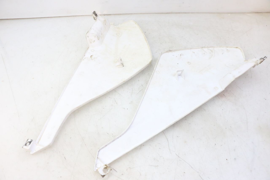 photo de CARENAGE ARRIERE DERBI SENDA SM DRD 50 (2008 - 2013) - Points de fixation