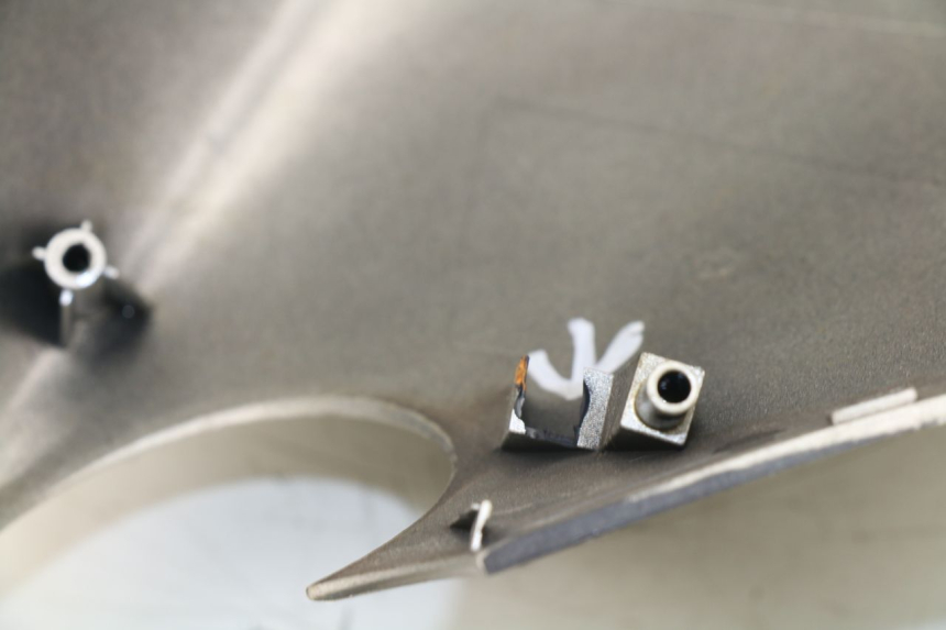 photo de CARENAGE ARRIERE MBK SKYLINER 125 (2001 - 2003) - Gros plan technique