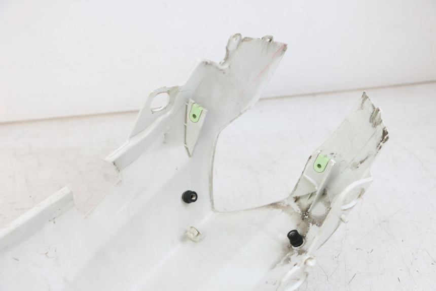 photo de CARENAGE ARRIERE PEUGEOT STREETZONE 2T 50 (2014 - 2019) - Détails caractéristiques