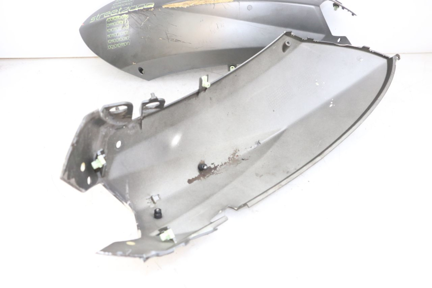 photo de CARENAGE ARRIERE PEUGEOT STREETZONE I 2T 50 (2018 - 2020) - Zoom composants