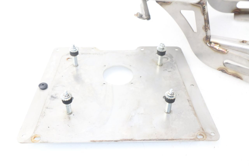 photo de CARENAGE ARRIERE YAMAHA TDM ABS 900 (2002 - 2014) - Zoom composants