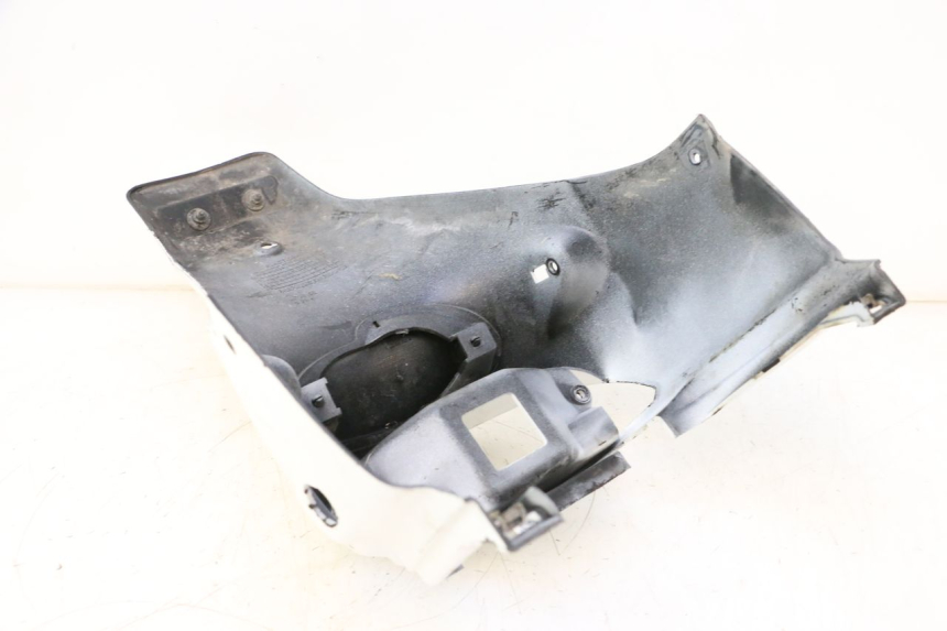 photo de CARENAGE ARRIERE PEUGEOT TREKKER 50 (1995 - 2004) - Zoom état d’usage