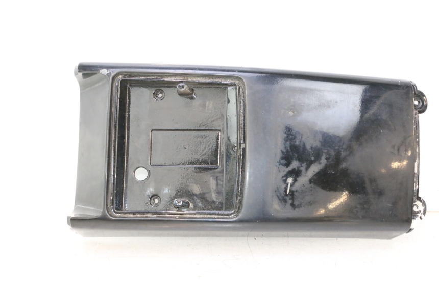 photo de CARENAGE ARRIERE PIAGGIO VESPA PK FL 2T 50 (1990 - 1996) - Gros plan technique