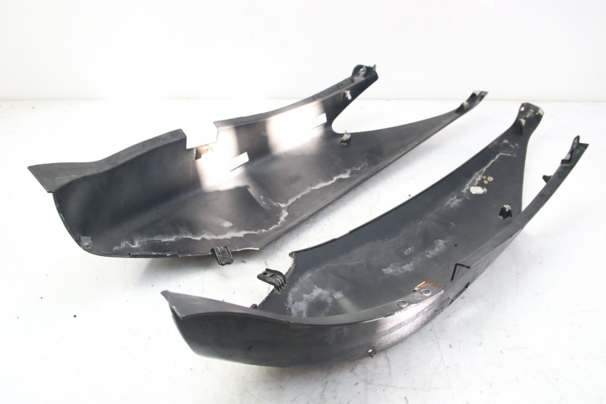 photo de CARENAGE ARRIERE YAMAHA XMAX X-MAX 125 (2006 - 2009) - Marquages et références