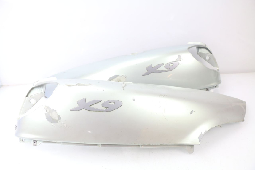 photo de CARENAGE ARRIERE PIAGGIO X9 125 (2000 - 2003) - Vue principale
