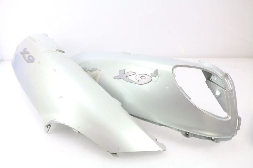 photo de CARENAGE ARRIERE PIAGGIO X9 125 (2000 - 2003) - Détails caractéristiques