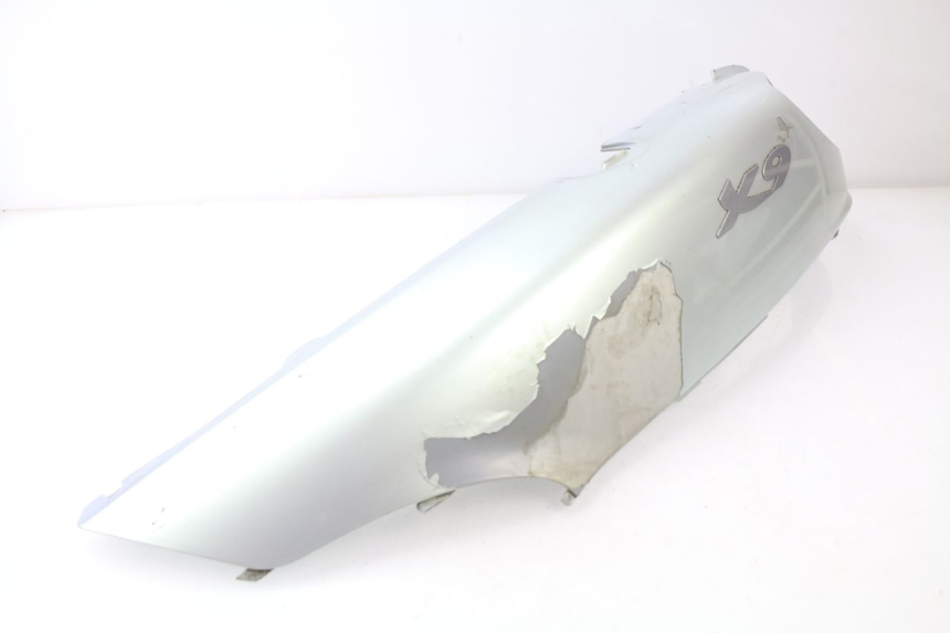 photo de CARENAGE ARRIERE PIAGGIO X9 125 (2000 - 2003) - Marquages et références