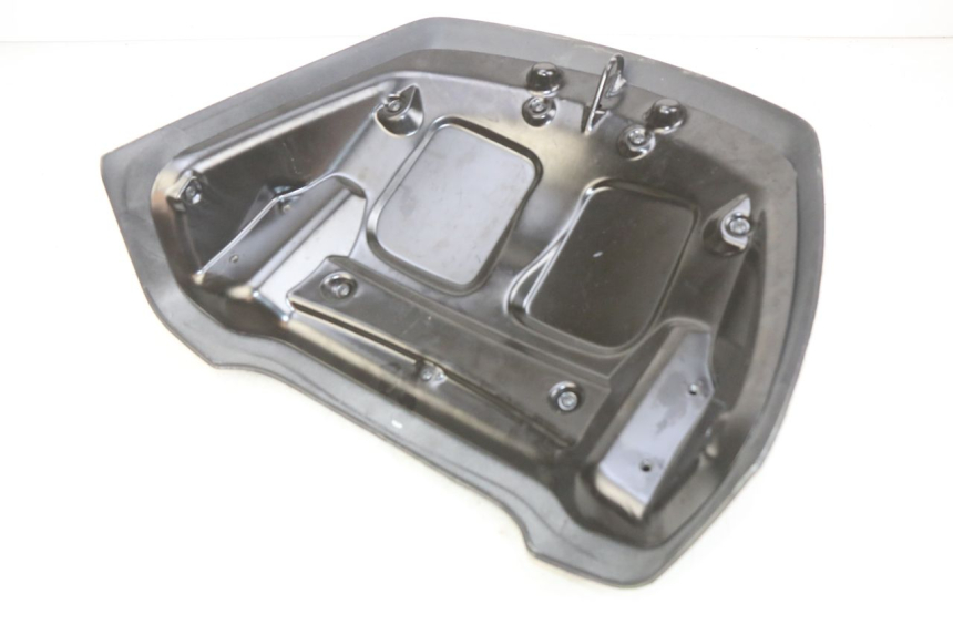 photo de CARENAGE ARRIERE PIAGGIO XEVO - X EVO 125 (2007 - 2017) - Autre angle de vue