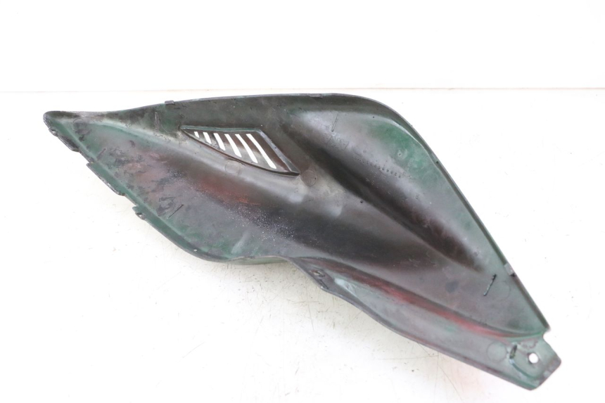 photo de CARENAGE ARRIERE YAMAHA AEROX 50 (1997 - 2006) - Zoom composants