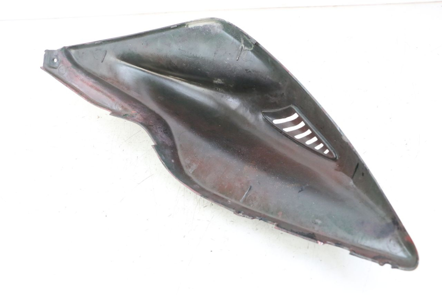 photo de CARENAGE ARRIERE YAMAHA AEROX 50 (1997 - 2006) - Gros plan technique